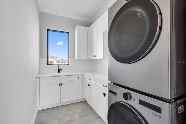 1018 BLUE SHELL LOOP, Sarasota, FL 34240