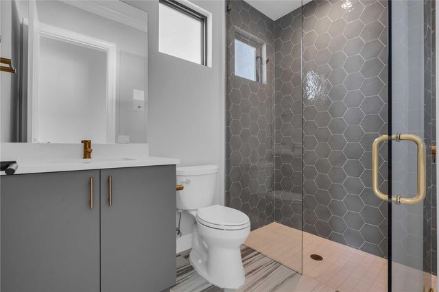 1018 BLUE SHELL LOOP, Sarasota, FL 34240