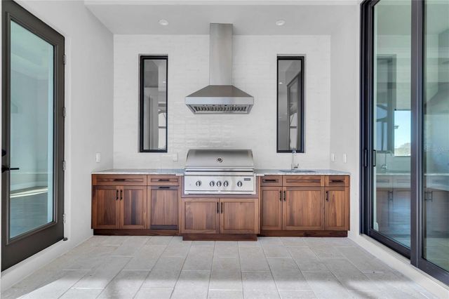 1018 BLUE SHELL LOOP, Sarasota, FL 34240