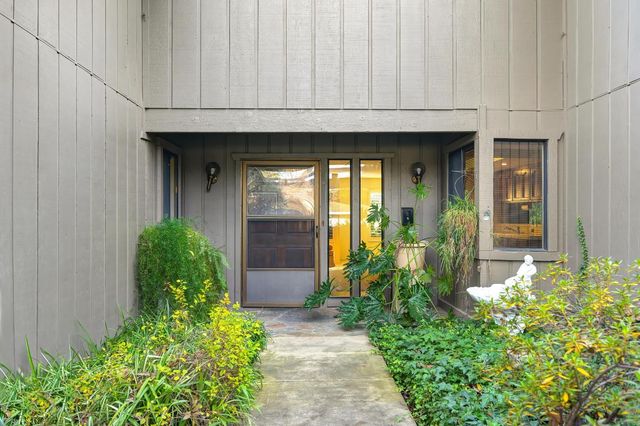 8406 Arbutus Way, Fair Oaks, CA 95628