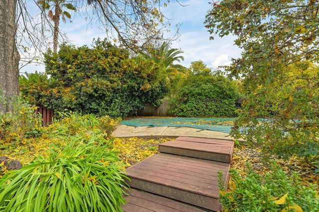 8406 Arbutus Way, Fair Oaks, CA 95628