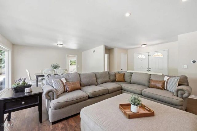 79 E Avenida De Los Arboles, Thousand Oaks, CA 91360