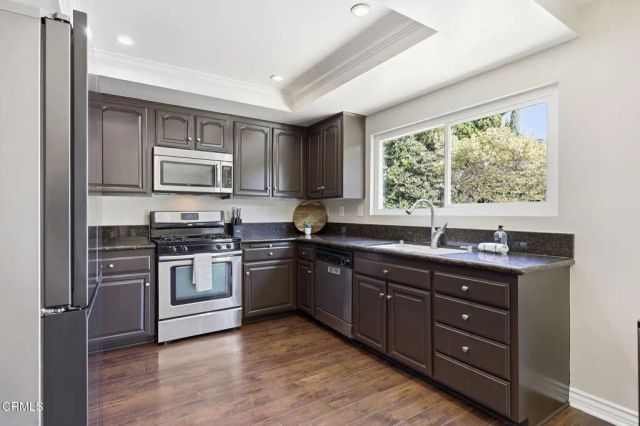79 E Avenida De Los Arboles, Thousand Oaks, CA 91360