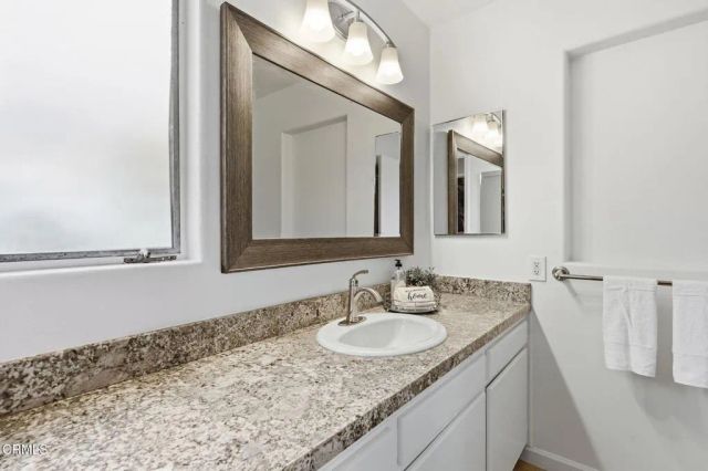 79 E Avenida De Los Arboles, Thousand Oaks, CA 91360