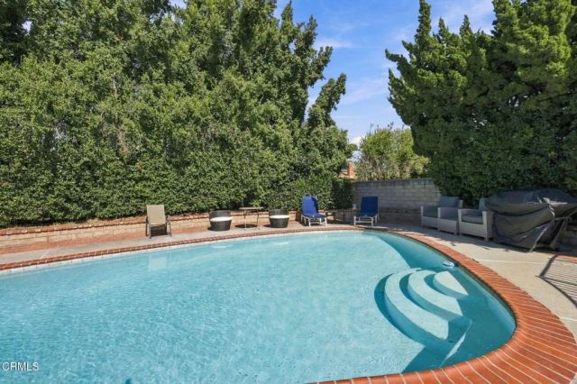 79 E Avenida De Los Arboles, Thousand Oaks, CA 91360
