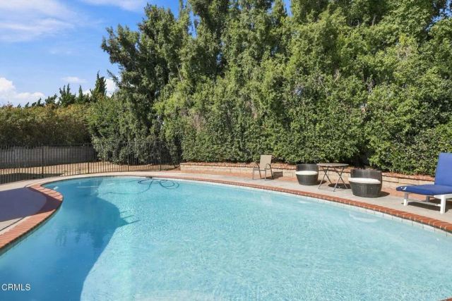 79 E Avenida De Los Arboles, Thousand Oaks, CA 91360