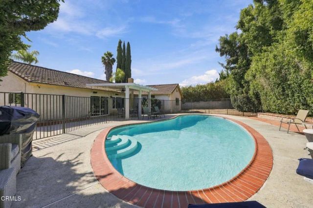 79 E Avenida De Los Arboles, Thousand Oaks, CA 91360