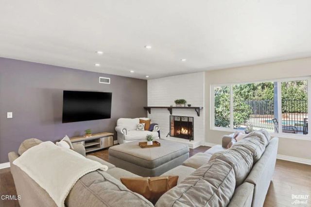 79 E Avenida De Los Arboles, Thousand Oaks, CA 91360