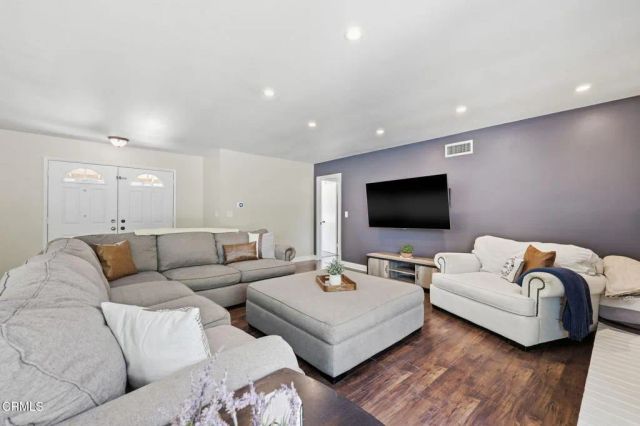 79 E Avenida De Los Arboles, Thousand Oaks, CA 91360