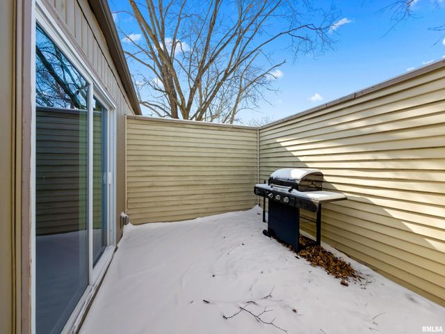 6809 N FROSTWOOD Parkway B5, Peoria, IL 61605