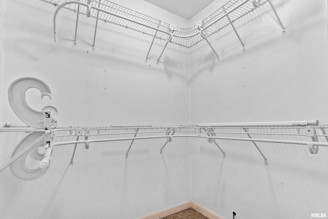 6809 N FROSTWOOD Parkway B5, Peoria, IL 61605