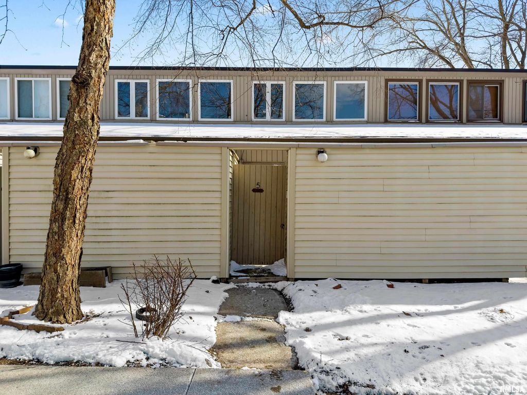 6809 N FROSTWOOD Parkway B5, Peoria, IL 61605