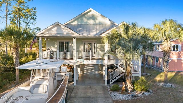 1404 W Yacht Drive, Oak Island, NC 28465