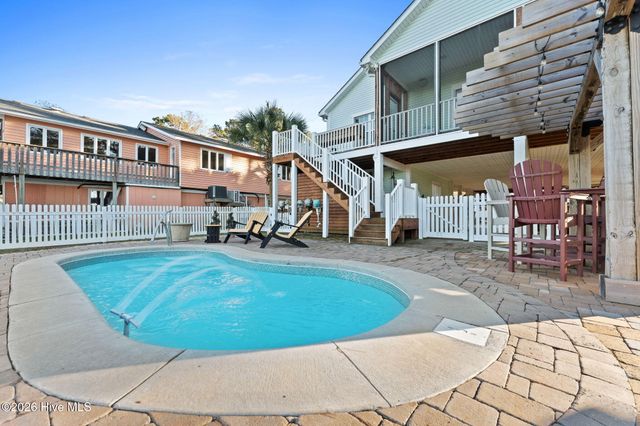 1404 W Yacht Drive, Oak Island, NC 28465