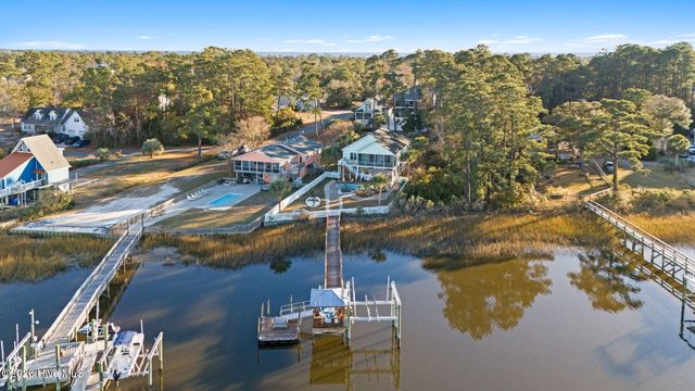 1404 W Yacht Drive, Oak Island, NC 28465