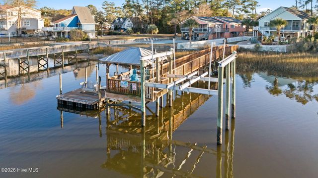 1404 W Yacht Drive, Oak Island, NC 28465