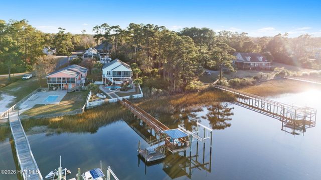 1404 W Yacht Drive, Oak Island, NC 28465