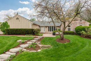 1401 Golden Bell Court, Downers Grove, IL 60515