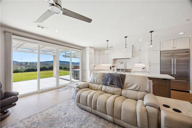 2210 Holly Drive, Paso Robles, CA 93446