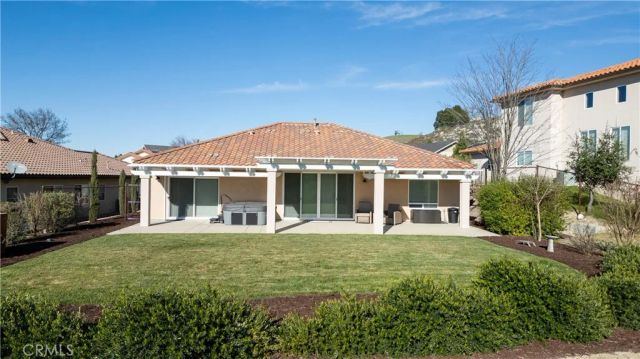 2210 Holly Drive, Paso Robles, CA 93446