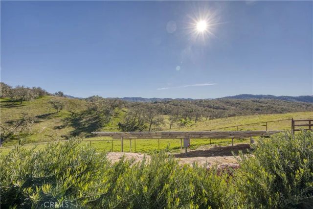 2210 Holly Drive, Paso Robles, CA 93446