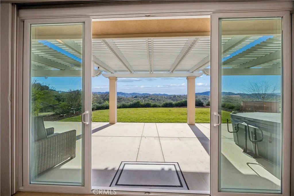 2210 Holly Drive, Paso Robles, CA 93446