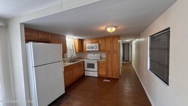 2522 Amberly Road NE, Palm Bay, FL 32905