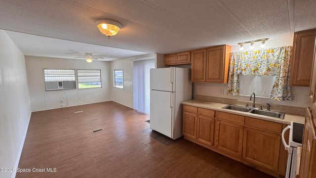 2522 Amberly Road NE, Palm Bay, FL 32905