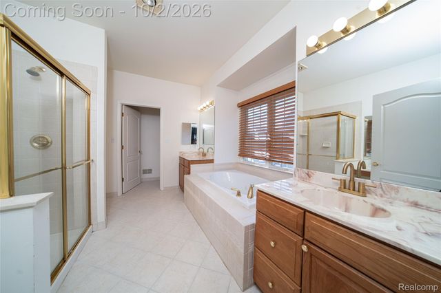 1048 Cantor Lane, South Lyon, MI 48178