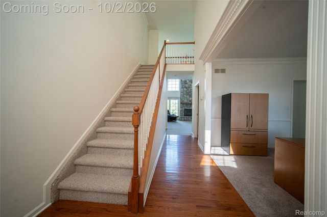 1048 Cantor Lane, South Lyon, MI 48178