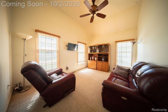 1048 Cantor Lane, South Lyon, MI 48178