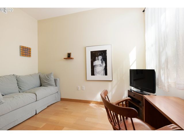 1130 Nw 12TH Ave, Portland, OR 97209