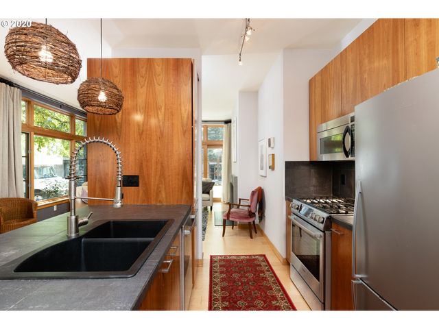 1130 Nw 12TH Ave, Portland, OR 97209