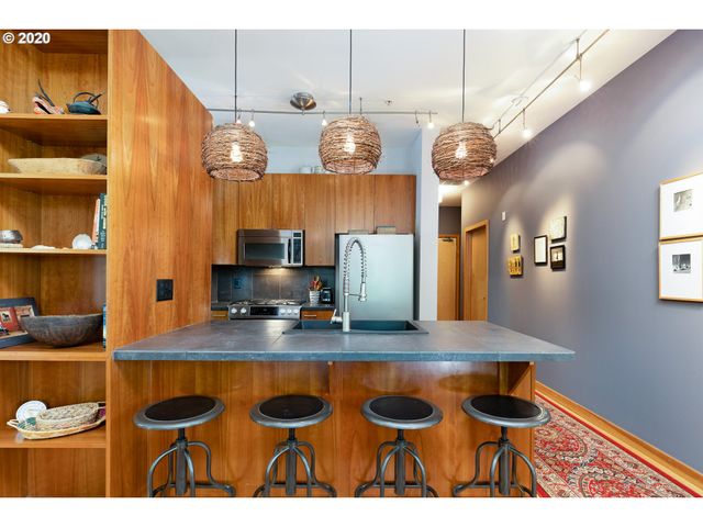 1130 Nw 12TH Ave, Portland, OR 97209