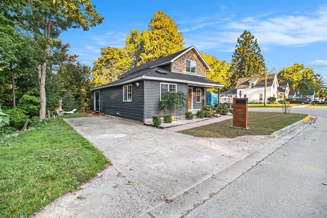 603 S Courtland Street, Hart, MI 49420