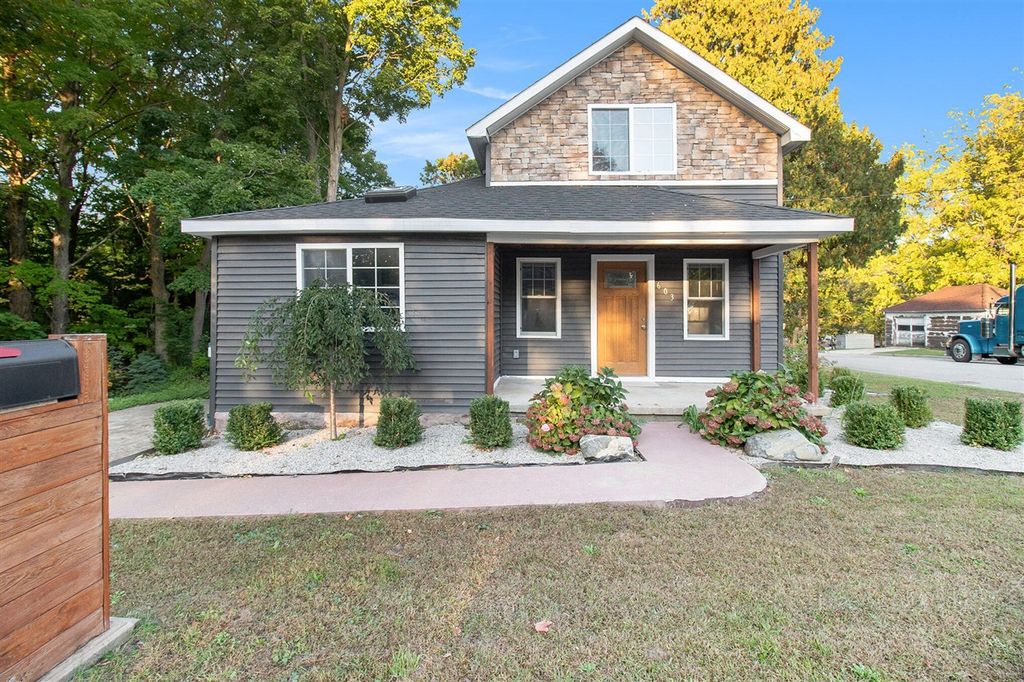 603 S Courtland Street, Hart, MI 49420