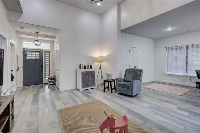 1824 Silverback Way, Pittsburg, KS 66762