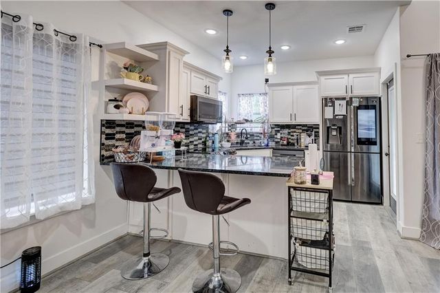 1824 Silverback Way, Pittsburg, KS 66762