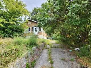 2820 Old Hanley Road, St Louis, MO 63114