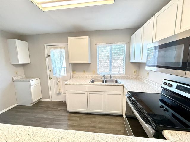 629 Carriagehouse Lane H6, Garland, TX 75040
