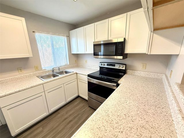 629 Carriagehouse Lane H6, Garland, TX 75040