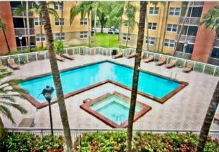 8333 Lake Dr 404, Doral, FL 33166