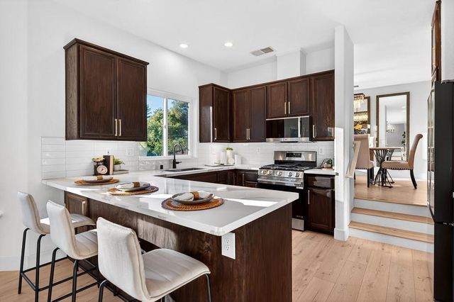 4939 Windsor Village Ln, Fair Oaks, CA 95628