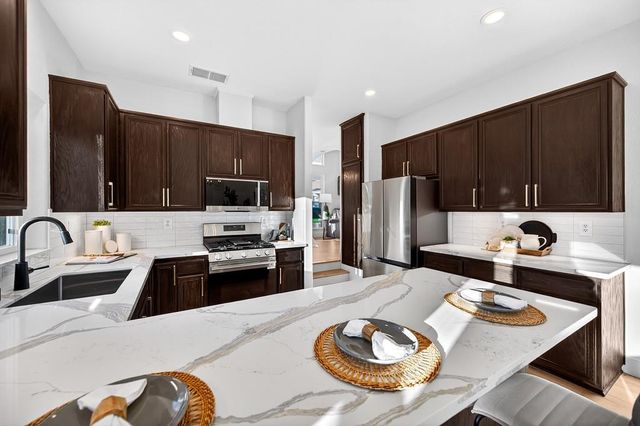 4939 Windsor Village Ln, Fair Oaks, CA 95628