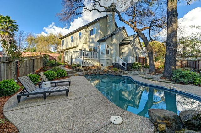 4939 Windsor Village Ln, Fair Oaks, CA 95628