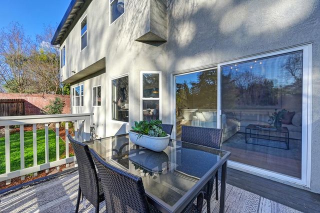 4939 Windsor Village Ln, Fair Oaks, CA 95628