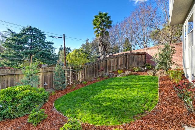 4939 Windsor Village Ln, Fair Oaks, CA 95628