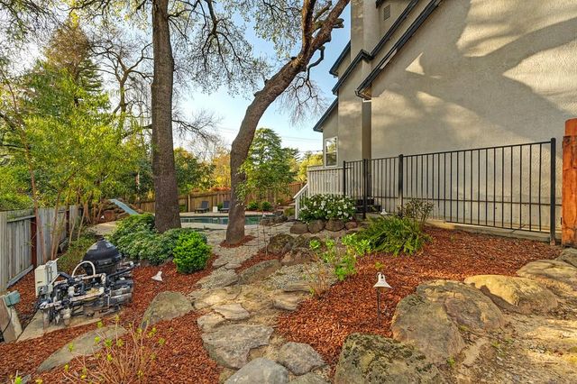 4939 Windsor Village Ln, Fair Oaks, CA 95628