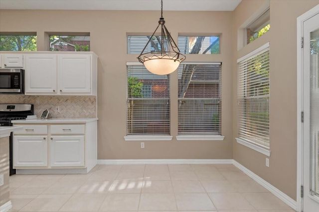 2 Mellow Wood Place, The Woodlands, TX 77381