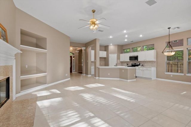 2 Mellow Wood Place, The Woodlands, TX 77381